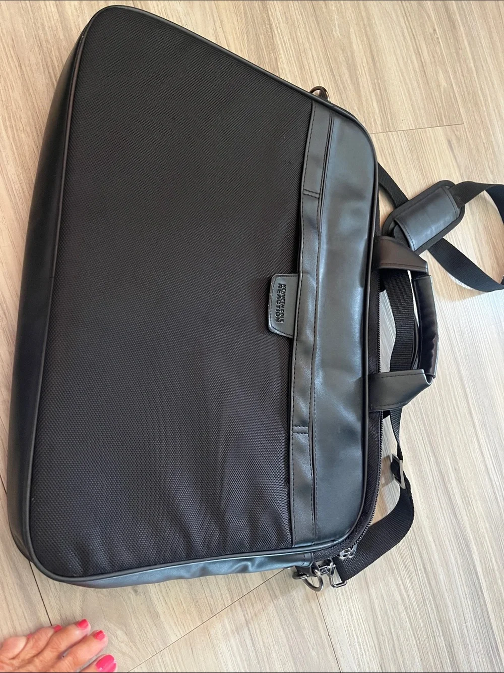 Black Men’s Laptop Briefcase Shoulder Bag Kenneth Cole Reaction